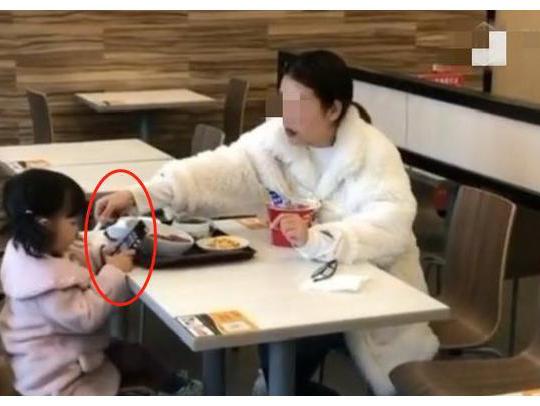 vì sao không được quá nuông chiều con